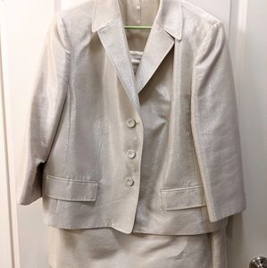 Sparkly Ellen Tracy Skirt Suit Size 18